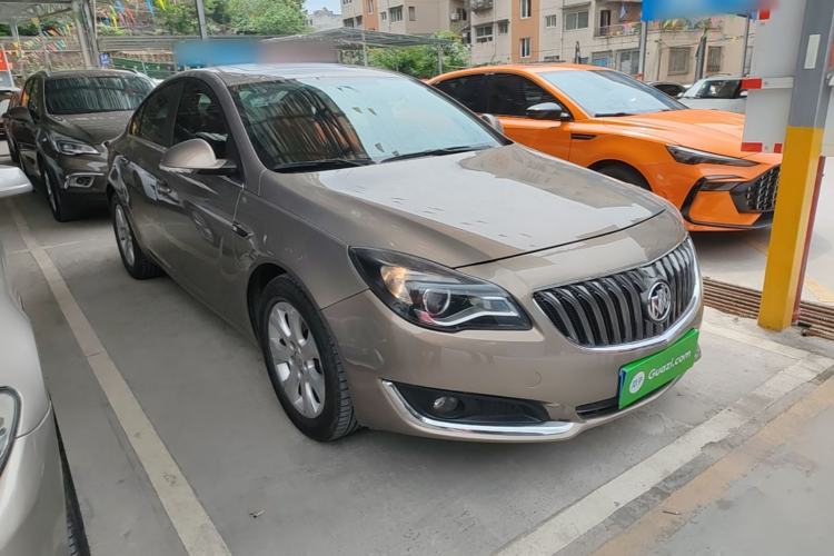 Used Buick Regal 2015 1.6T Leading Technology Model Front Right 45 Deg