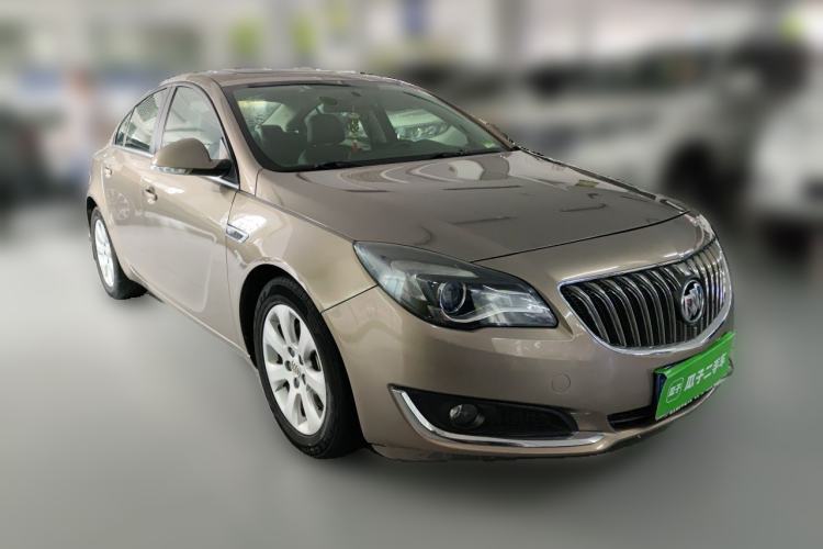 Used Buick Regal 2015 1.6T Leading Technology Model Front Right 45 Deg