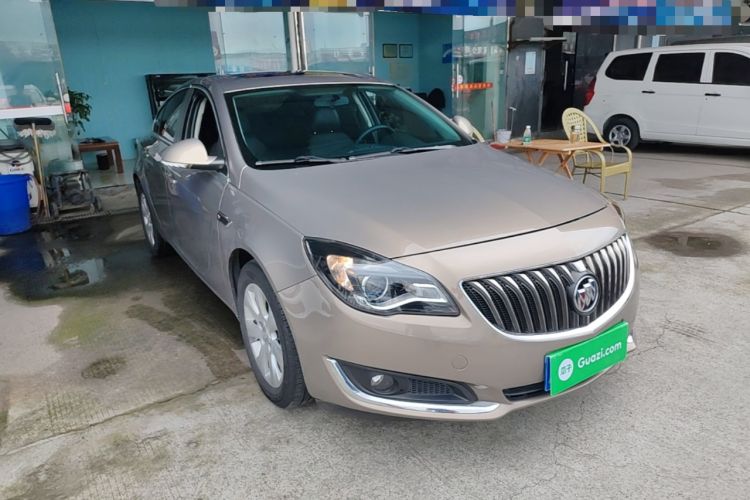 Used Buick Regal 2015 1.6T Leading Technology Model Front Right 45 Deg