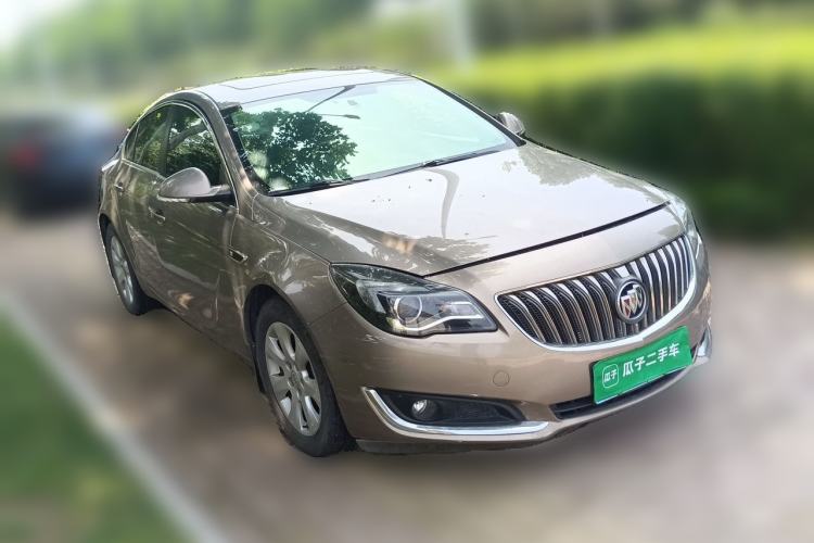 Used Buick Regal 2015 1.6T Leading Technology Model Front Right 45 Deg