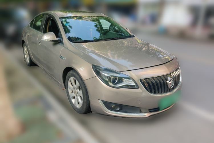 Used Buick Regal 2015 2.0L Leading Fashion Edition Front Right 45 Deg