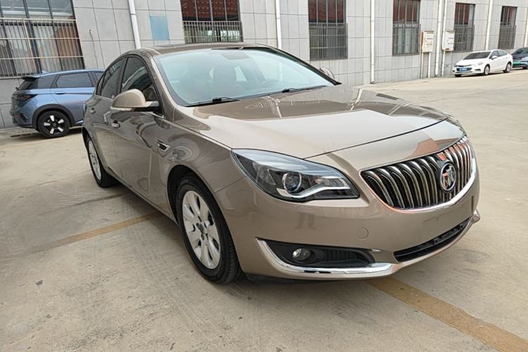 Used Buick Regal 2015 1.6T Elite Tech Model Front Right 45 Deg