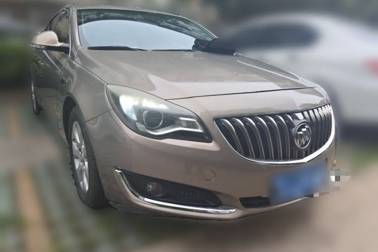 Used Buick Regal 2015 1.6T Leading Technology Model Front Right 45 Deg