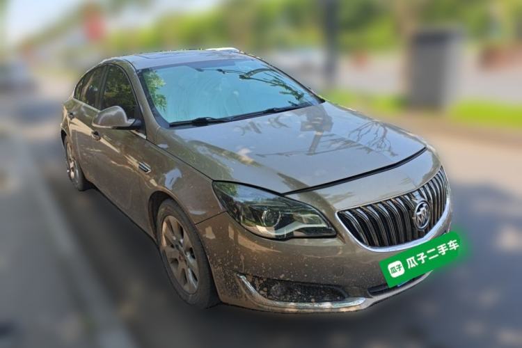 Used Buick Regal 2015 2.0L Leading Fashion Edition Front Right 45 Deg