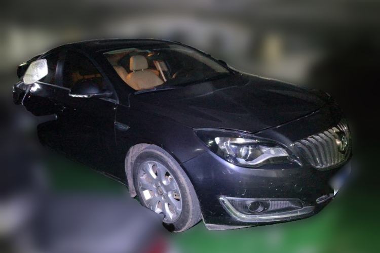 Used Buick Regal 2015 2.0L Leading Fashion Edition Front Right 45 Deg