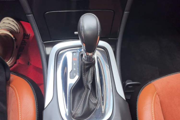 Used Buick Regal 2015 1.6T Elite Tech Model Gear Lever