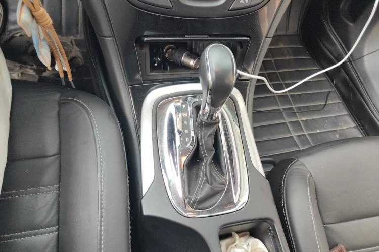 Used Buick Regal 2015 1.6T Fashion Tech Model Gear Lever