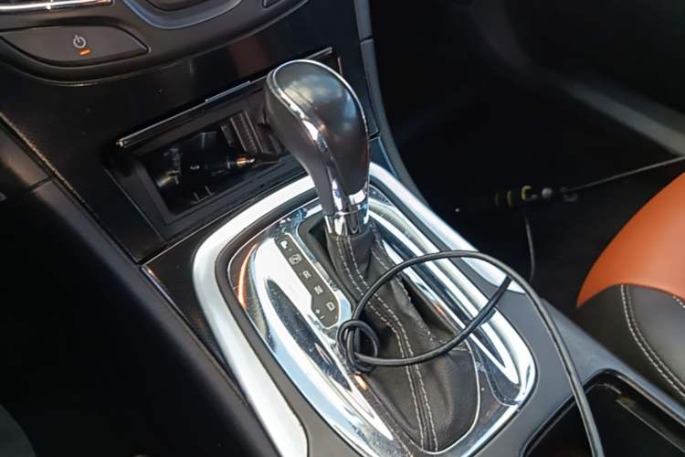 Used Buick Regal 2015 1.6T Leading Technology Model Gear Lever
