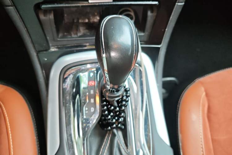 Used Buick Regal 2015 1.6T Elite Tech Model Gear Lever