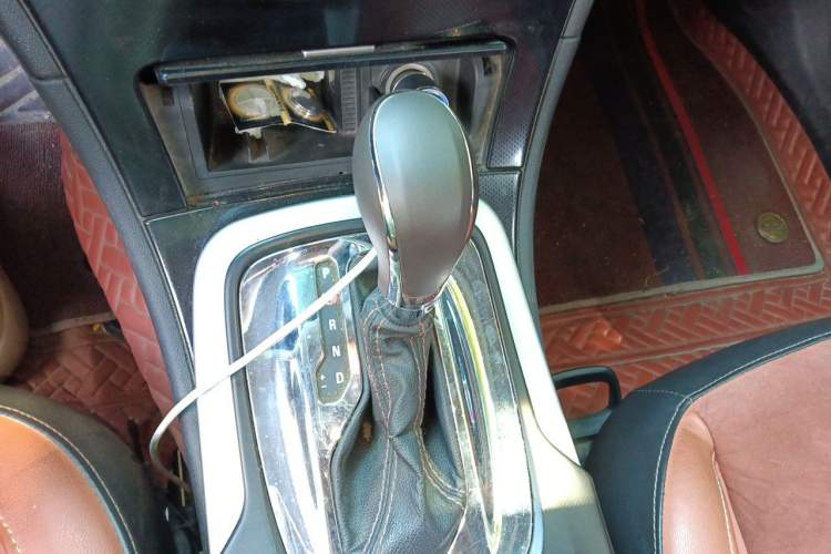 Used Buick Regal 2015 1.6T Elite Tech Model Gear Lever