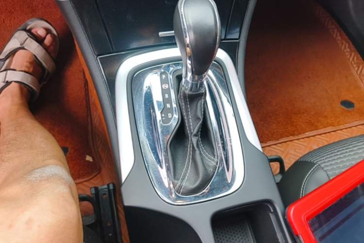 Used Buick Regal 2015 1.6T Leading Technology Model Gear Lever