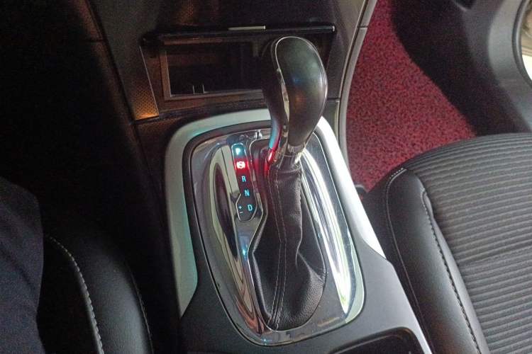 Used Buick Regal 2015 1.6T Leading Technology Model Gear Lever