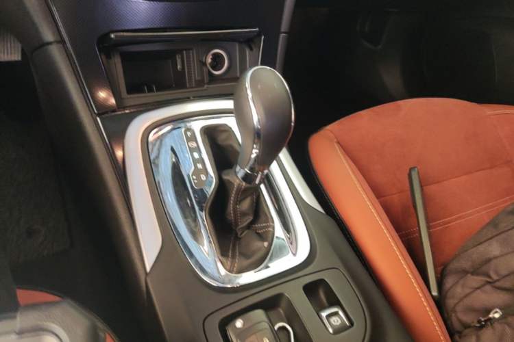 Used Buick Regal 2015 1.6T Elite Tech Model Gear Lever