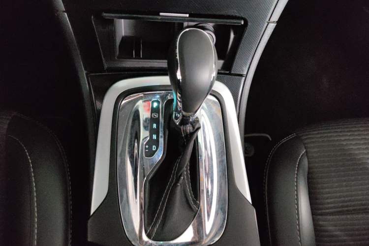 Used Buick Regal 2015 1.6T Leading Technology Model Gear Lever