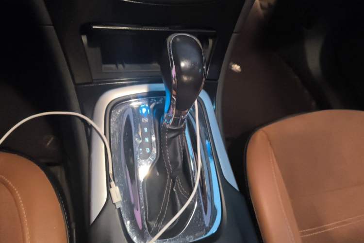 Used Buick Regal 2015 1.6T Elite Tech Model Gear Lever