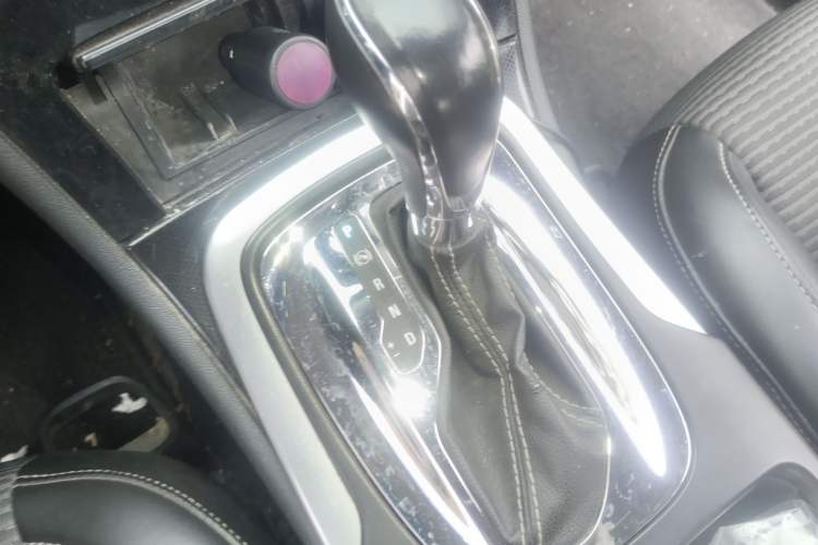 Used Buick Regal 2015 1.6T Leading Technology Model Gear Lever