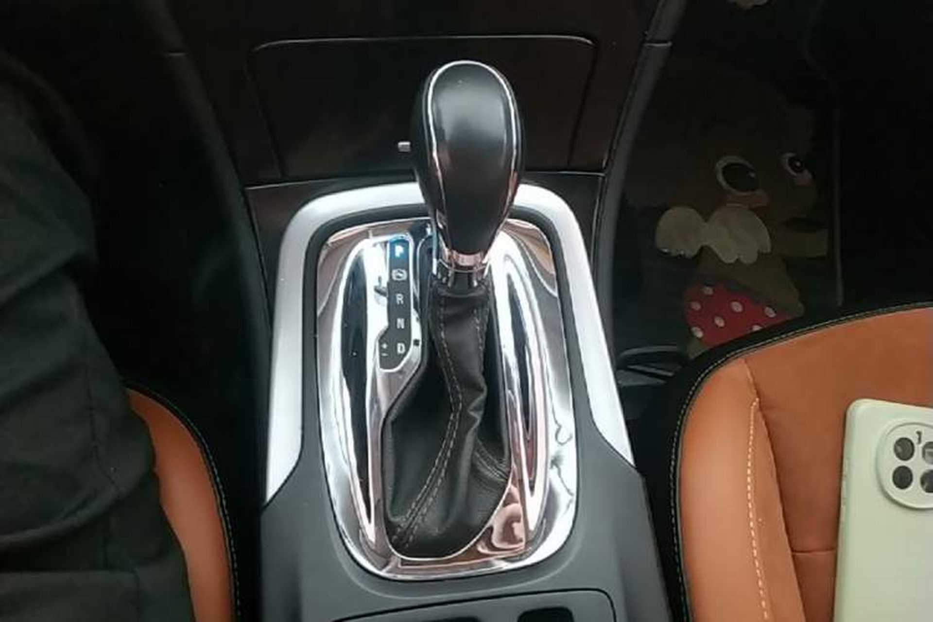 Used Buick Regal 2015 1.6T Elite Tech Model Gear Lever