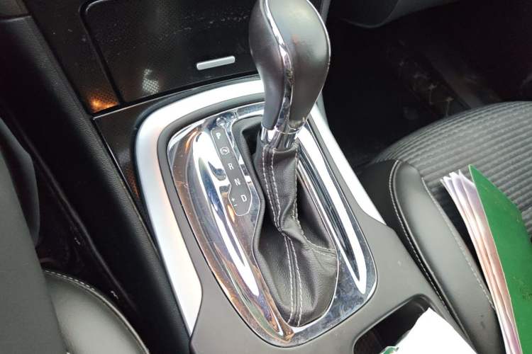 Used Buick Regal 2015 1.6T Leading Technology Model Gear Lever