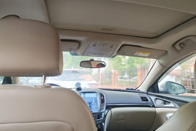 Used Buick Regal 2015 2.0L Leading Fashion Edition Headliner