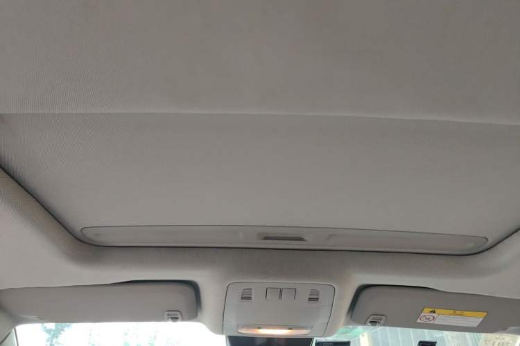 Used Buick Regal 2015 1.6T Fashion Tech Model Headliner