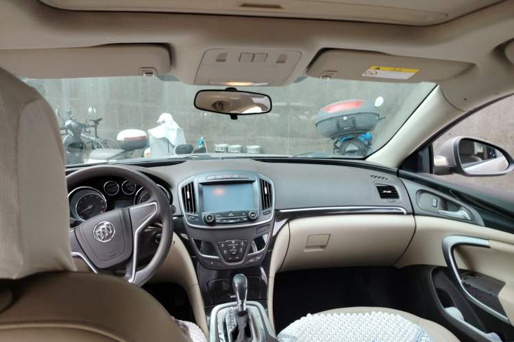 Used Buick Regal 2015 2.0L Leading Fashion Edition Headliner