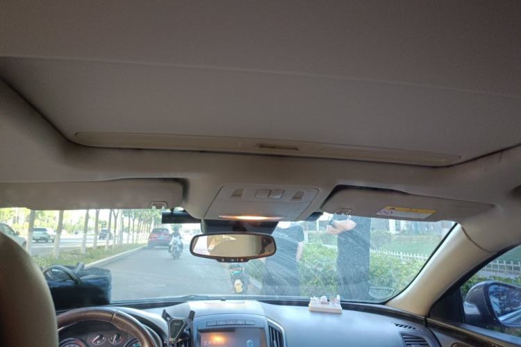 Used Buick Regal 2015 2.0L Elite Fashion Edition Headliner