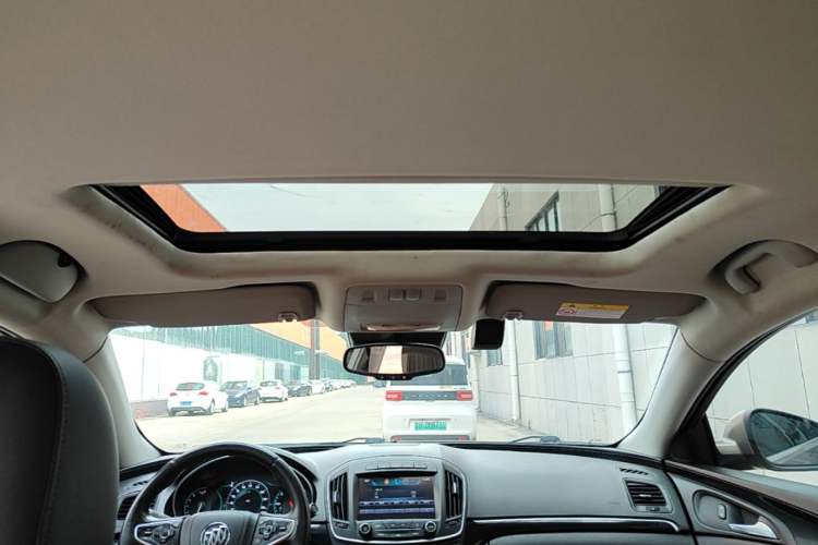 Used Buick Regal 2015 1.6T Elite Tech Model Headliner