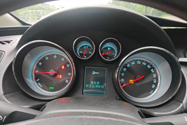 Used Buick Regal 2015 1.6T Leading Technology Model Instrument Cluster