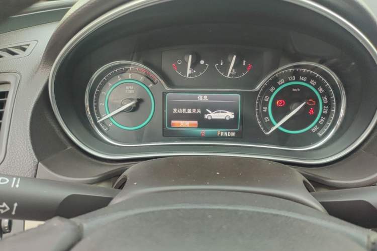 Used Buick Regal 2015 2.0L Elite Fashion Edition Instrument Cluster