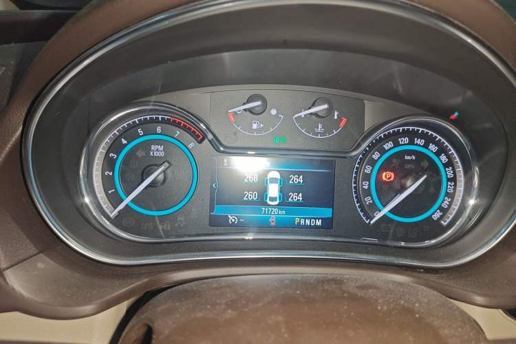 Used Buick Regal 2015 2.0L Elite Fashion Edition Instrument Cluster