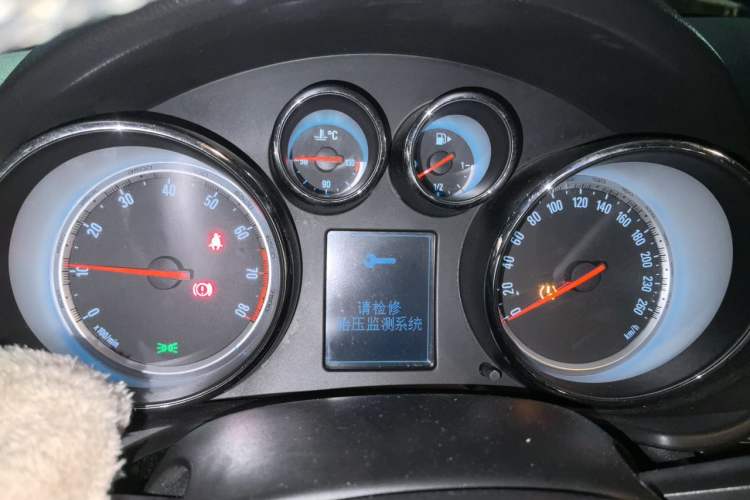 Used Buick Regal 2015 1.6T Leading Technology Model Instrument Cluster