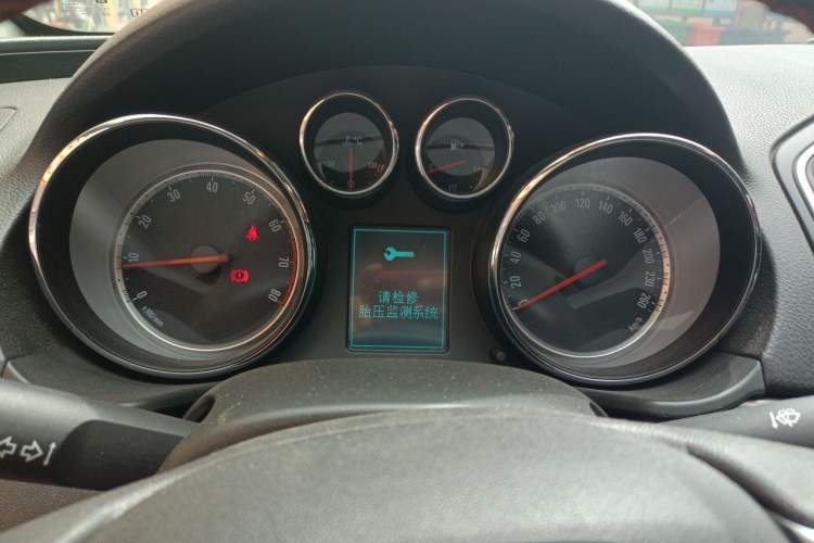Used Buick Regal 2015 1.6T Leading Technology Model Instrument Cluster