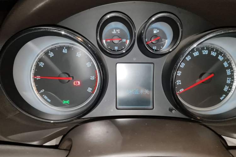 Used Buick Regal 2015 2.0L Leading Fashion Edition Instrument Cluster