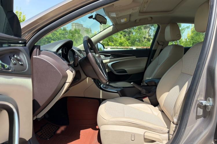 Used Buick Regal 2015 2.0L Leading Fashion Edition Interior 2