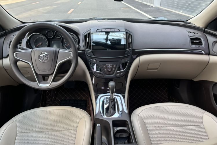 Used Buick Regal 2015 2.0L Leading Fashion Edition Interior 3
