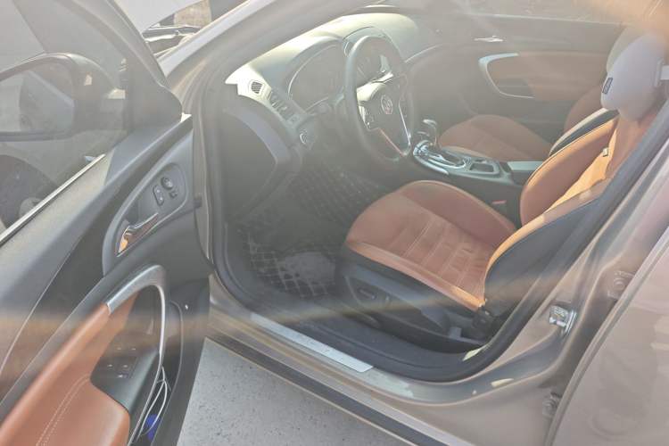 Used Buick Regal 2015 1.6T Elite Tech Model Interior 3