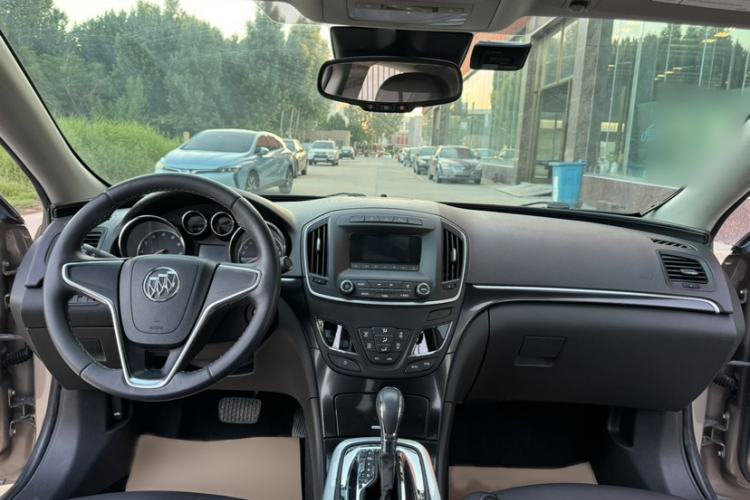Used Buick Regal 2015 1.6T Fashion Tech Model Interior 3