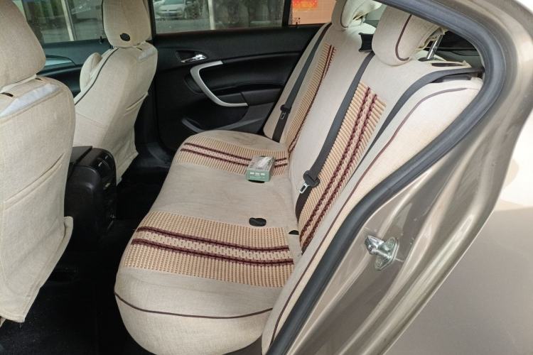 Used Buick Regal 2015 1.6T Fashion Tech Model Interior 4