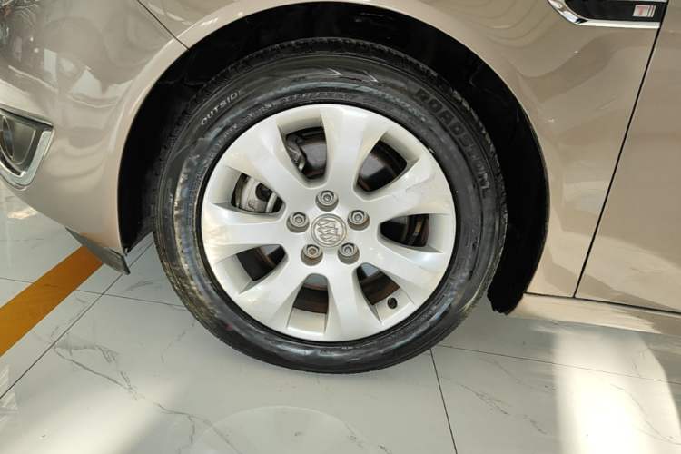 Used Buick Regal 2015 1.6T Fashion Tech Model Left Front Wheel Hub