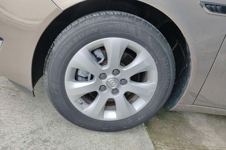 Used Buick Regal 2015 1.6T Leading Technology Model Left Front Wheel Hub