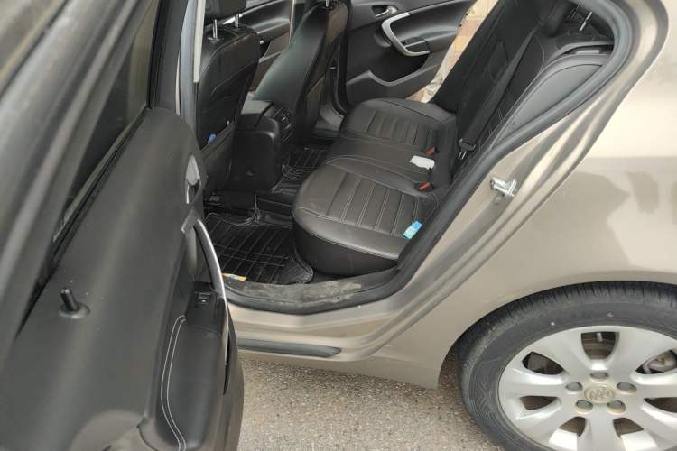 Used Buick Regal 2015 1.6T Fashion Tech Model Left Rear Seat