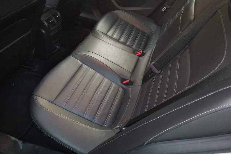 Used Buick Regal 2015 1.6T Fashion Tech Model Left Rear Seat