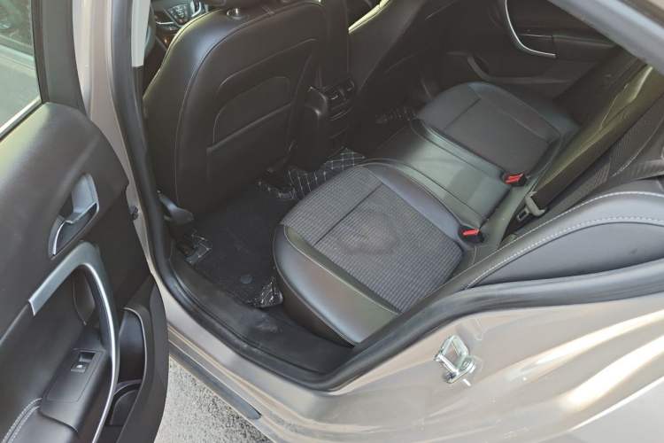Used Buick Regal 2015 1.6T Leading Technology Model Left Rear Seat