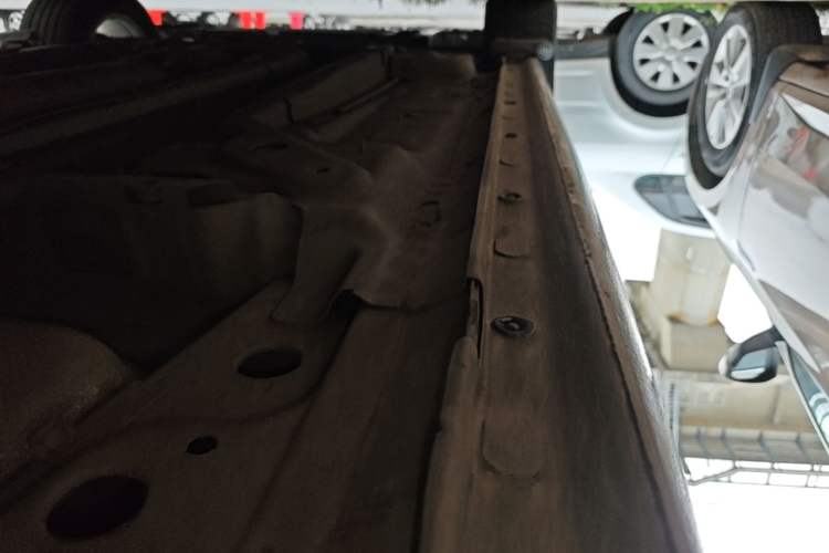 Used Buick Regal 2015 2.0L Elite Fashion Edition Left Side Sill