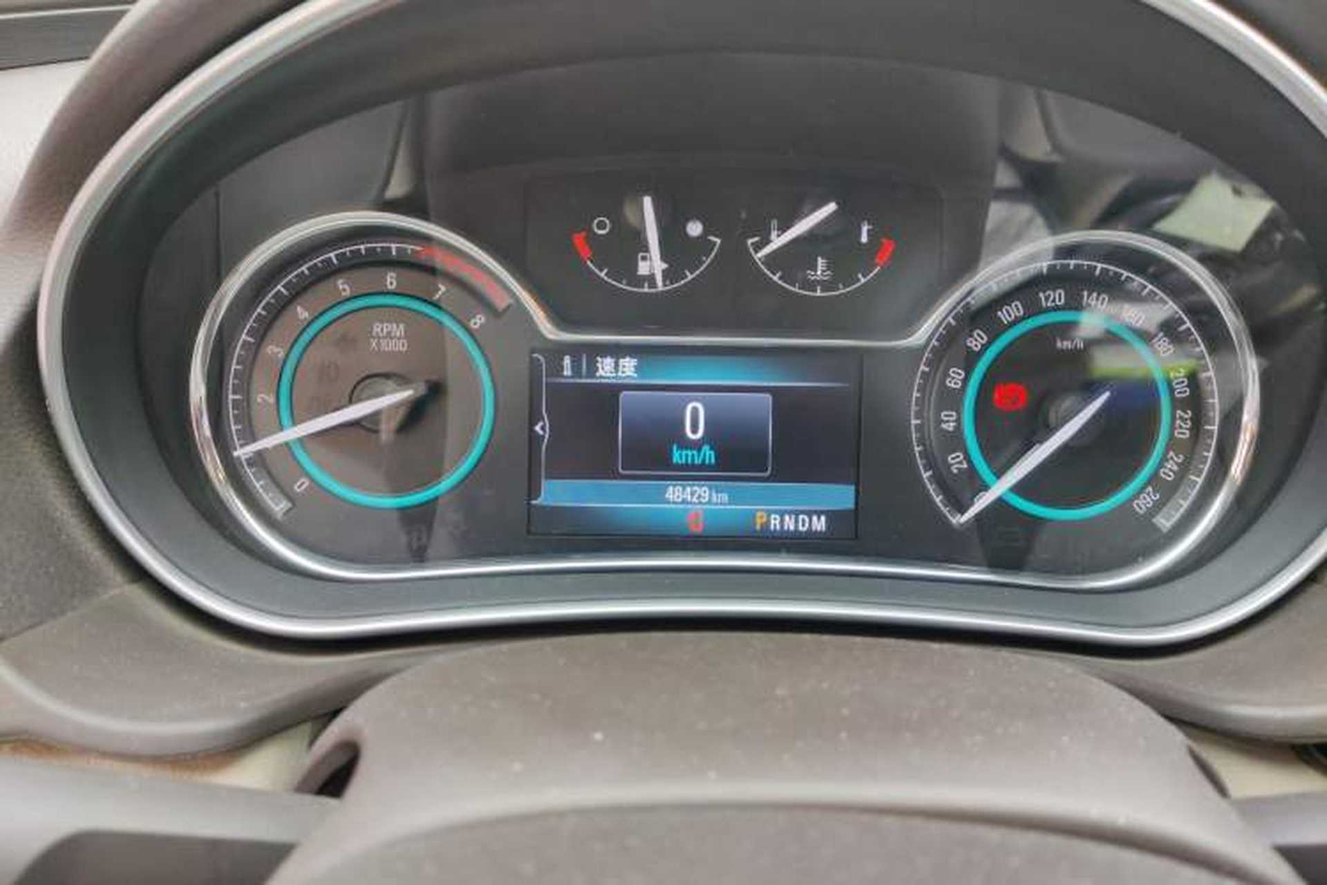 Used Buick Regal 2015 2.0L Elite Fashion Edition Odometer Close Up
