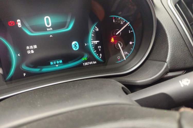Used Buick Regal 2015 1.6T Elite Tech Model Odometer Close Up