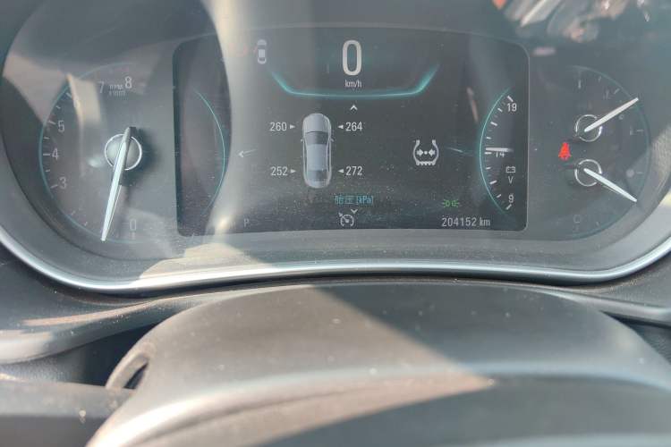 Used Buick Regal 2015 1.6T Elite Tech Model Odometer Close Up