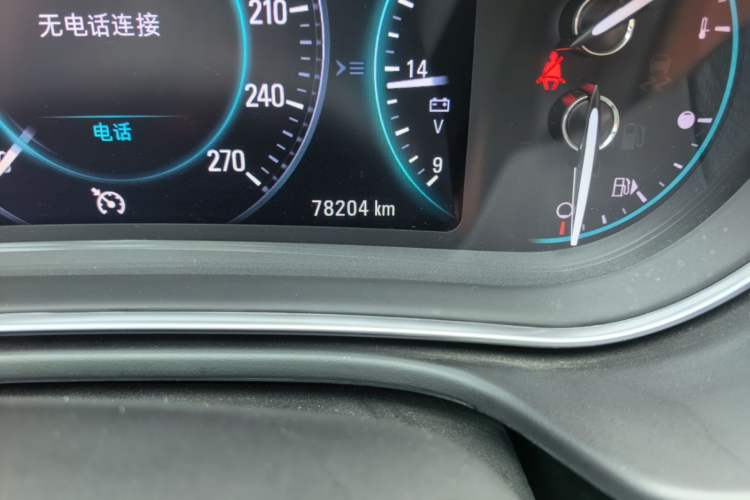 Used Buick Regal 2015 1.6T Elite Tech Model Odometer Close Up