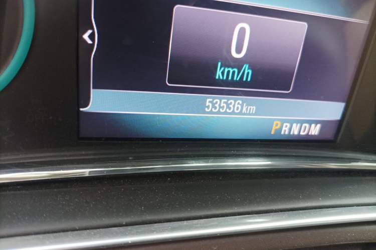 Used Buick Regal 2015 2.0L Elite Fashion Edition Odometer Close Up