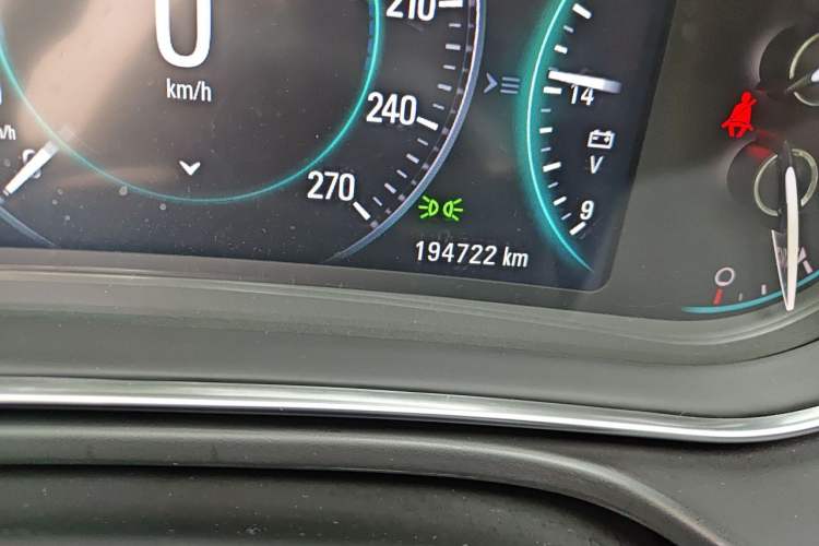 Used Buick Regal 2015 1.6T Elite Tech Model Odometer Close Up